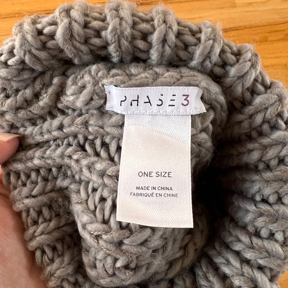 Phase 3 chunky knit beanie - Picture 6 of 6